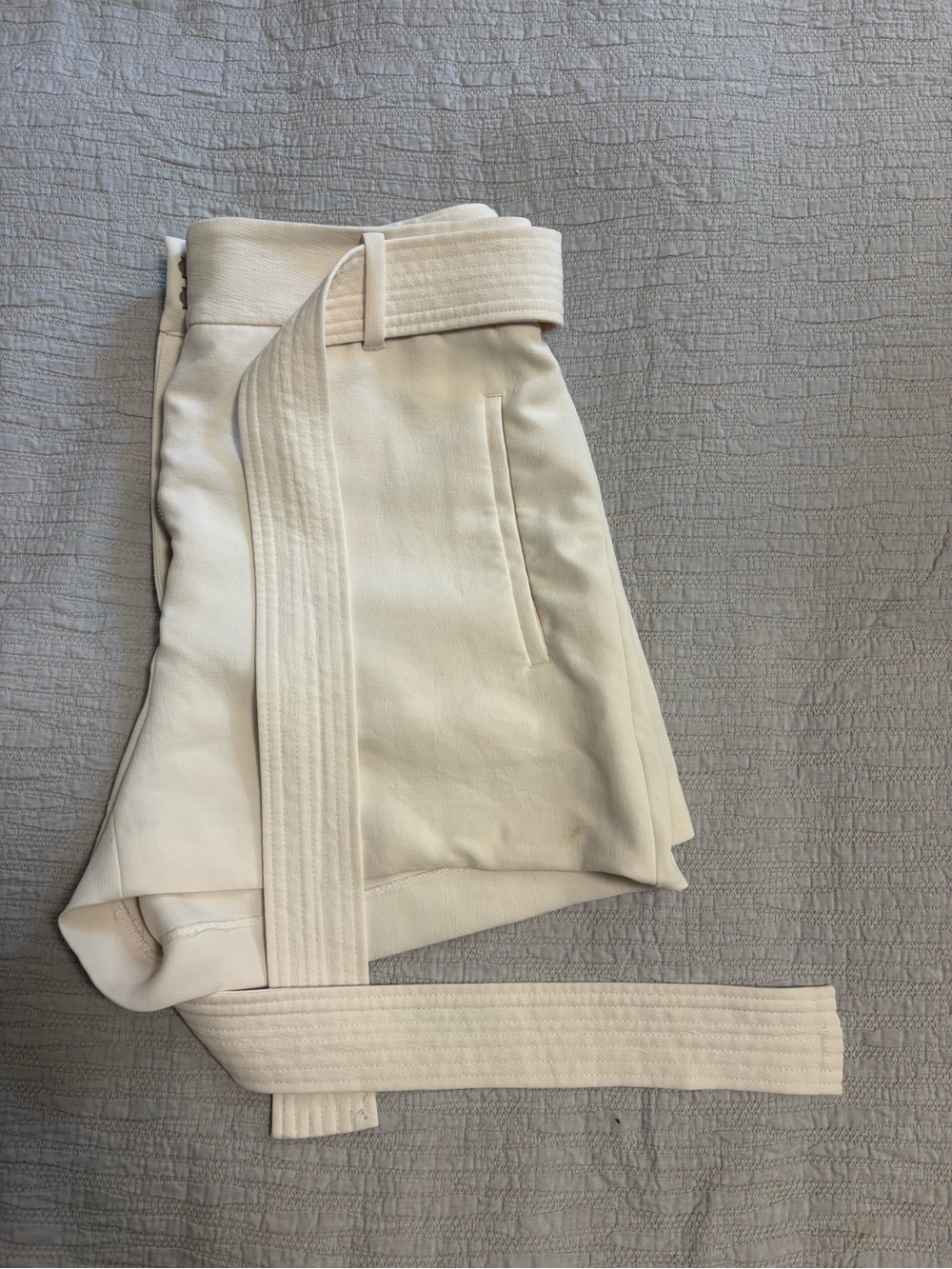 Wilfred Tie-Front Crepette Shorts in Birch, S10